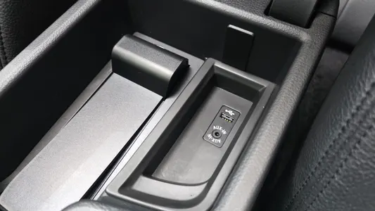 BMW 3 Series (F30) 320d xDrive 2013 27