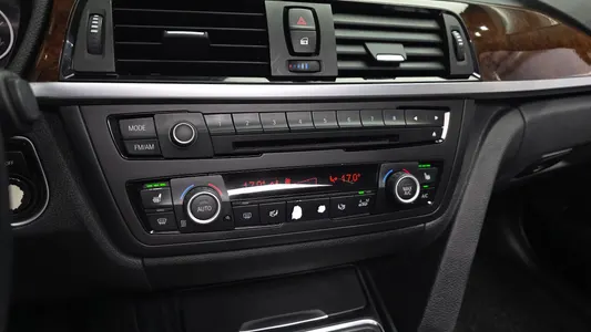 BMW 3 Series (F30) 320d xDrive 2013 29