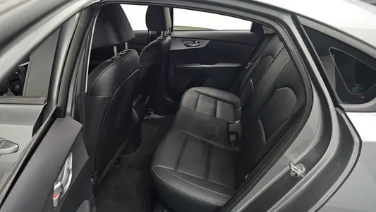 Kia K3 2 1.6 2021 11
