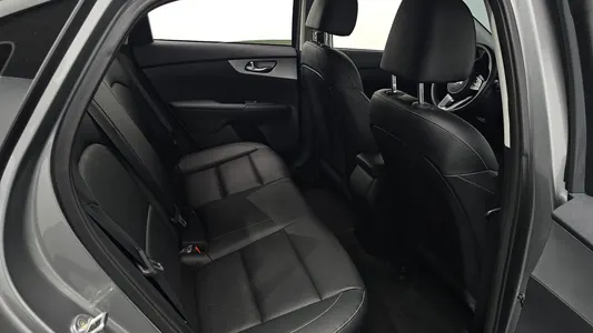 Kia K3 2 1.6 2021 12