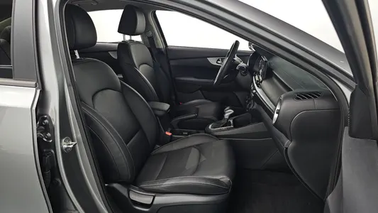 Kia K3 2 1.6 2021 26