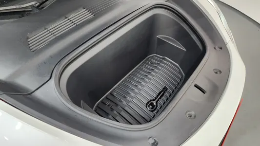 Tesla Y AWD 2021 6