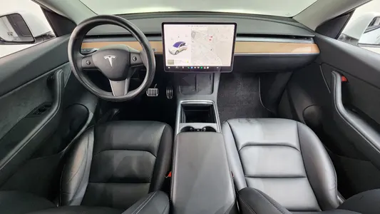 Tesla Y AWD 2021 7