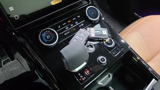 Land Rover 3 D300 HSE 2023 9