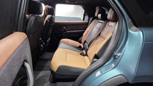Land Rover 3 D300 HSE 2023 11
