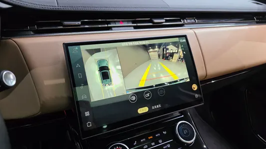 Land Rover 3 D300 HSE 2023 17