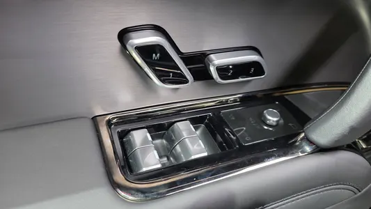 Land Rover 3 D300 HSE 2023 29