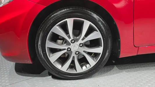 Hyundai () 1.4 VVT 2013 5