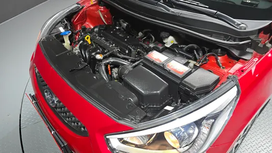 Hyundai () 1.4 VVT 2013 6