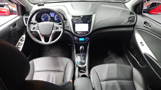 Hyundai () 1.4 VVT 2013 7