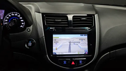 Hyundai () 1.4 VVT 2013 16