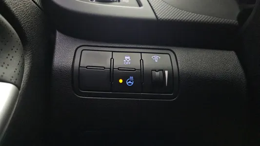 Hyundai () 1.4 VVT 2013 19