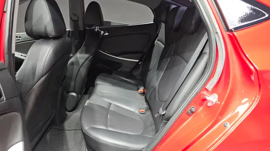 Hyundai () 1.4 VVT 2013 26