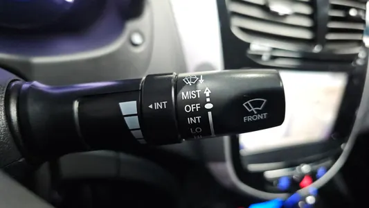 Hyundai () 1.4 VVT 2013 30