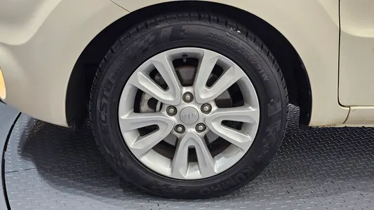 Kia Soul 1.6 2011 5