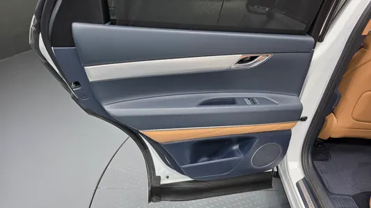 Genesis GV80 2.5T 2WD 2021 25