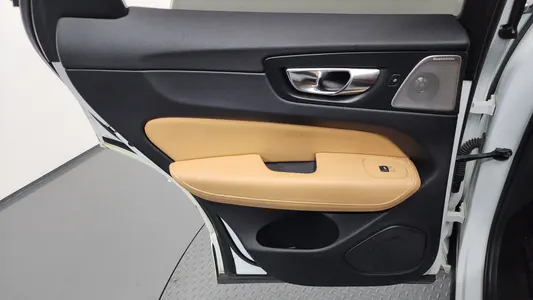 Volvo XC60 2 D4 2017 25
