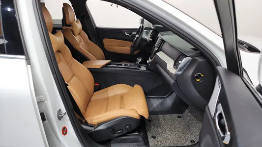 Volvo XC60 2 D4 2017 26