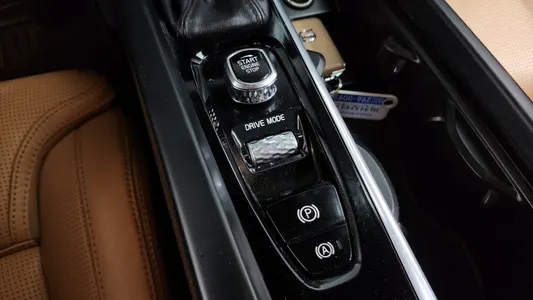 Volvo XC60 2 D4 2017 33