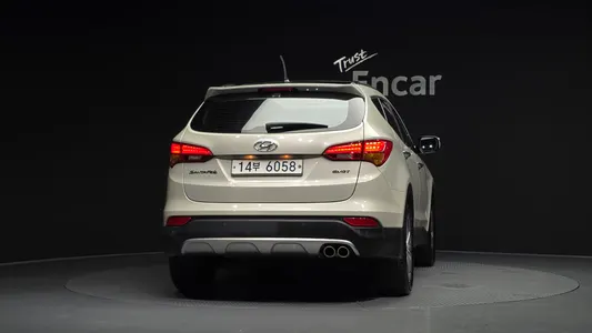 Hyundai DM (e-VGT) 2.0 2WD 2012 4