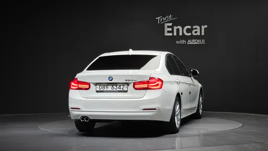 BMW 3 Series (F30) 320d 2018 4