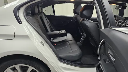 BMW 3 Series (F30) 320d 2018 11