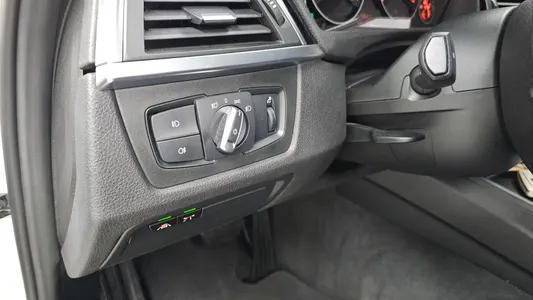 BMW 3 Series (F30) 320d 2018 19