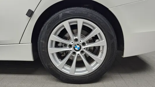 BMW 3 Series (F30) 320d 2018 22