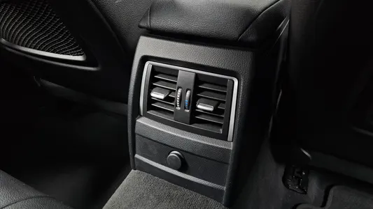 BMW 3 Series (F30) 320d 2018 33