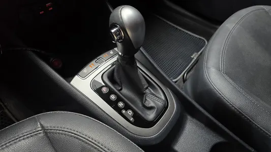 Kia 프라이드 4DR 1.4 MPI 2015 9