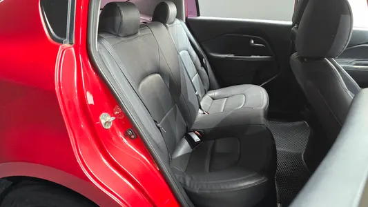 Kia 프라이드 4DR 1.4 MPI 2015 11