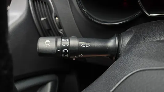 Kia 프라이드 4DR 1.4 MPI 2015 17