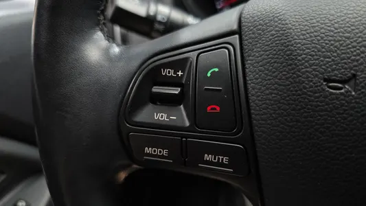 Kia 프라이드 4DR 1.4 MPI 2015 18