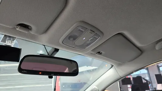 Kia 프라이드 4DR 1.4 MPI 2015 19