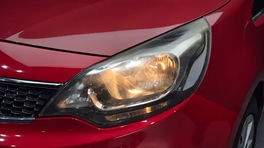 Kia 프라이드 4DR 1.4 MPI 2015 22