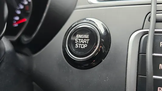Kia 프라이드 4DR 1.4 MPI 2015 29