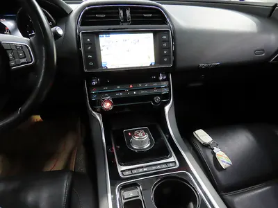 Jaguar XE 20d 2015 12