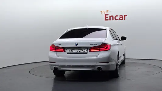 BMW 5 Series (G30) 520d xDrive 2019 4