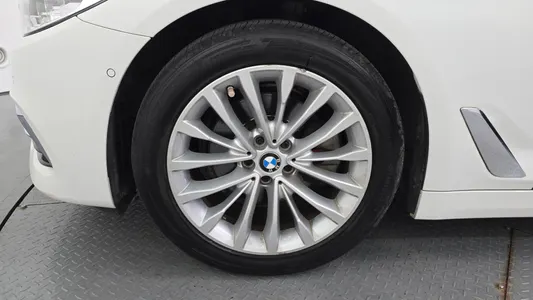 BMW 5 Series (G30) 520d xDrive 2019 5