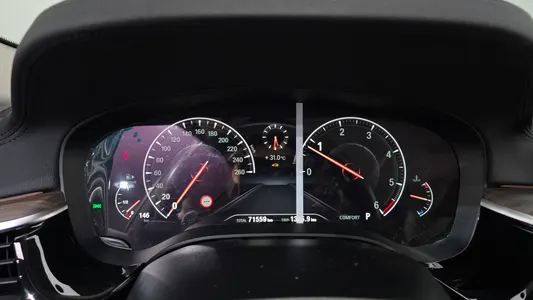 BMW 5 Series (G30) 520d xDrive 2019 8