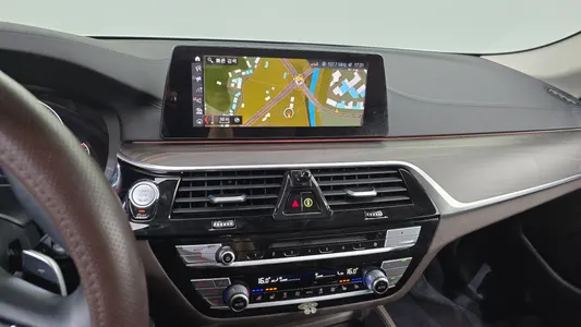 BMW 5 Series (G30) 520d xDrive 2019 12