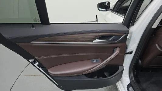 BMW 5 Series (G30) 520d xDrive 2019 25