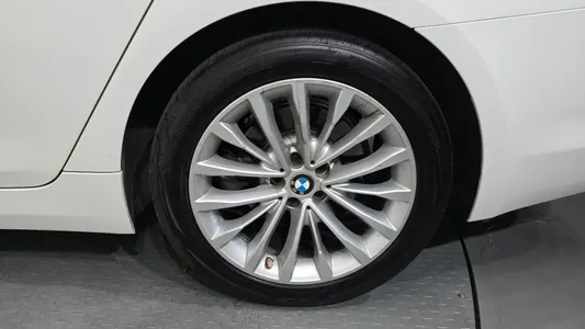 BMW 5 Series (G30) 520d xDrive 2019 21