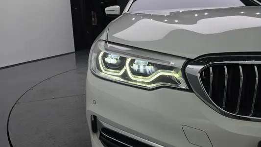 BMW 5 Series (G30) 520d xDrive 2019 22
