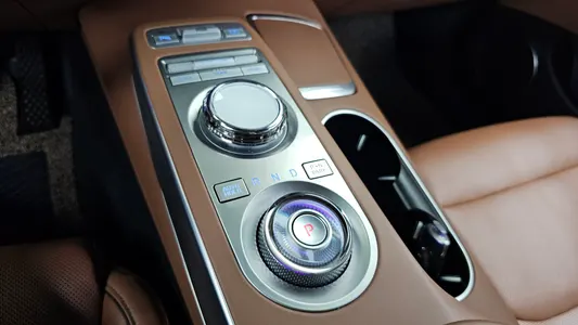 Genesis GV70 2.5T AWD 2023 9