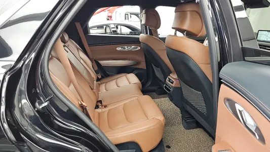 Genesis GV70 2.5T AWD 2023 12