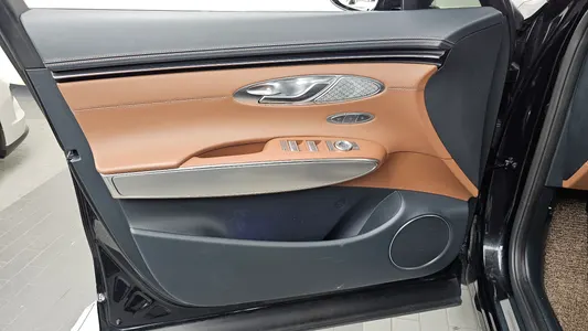 Genesis GV70 2.5T AWD 2023 24