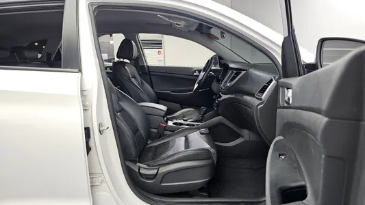 Hyundai Tucson 2.0 4WD 2015 26