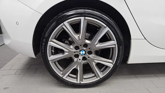 BMW 1 Series (F40) 118d 2021 5