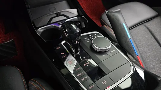BMW 1 Series (F40) 118d 2021 9